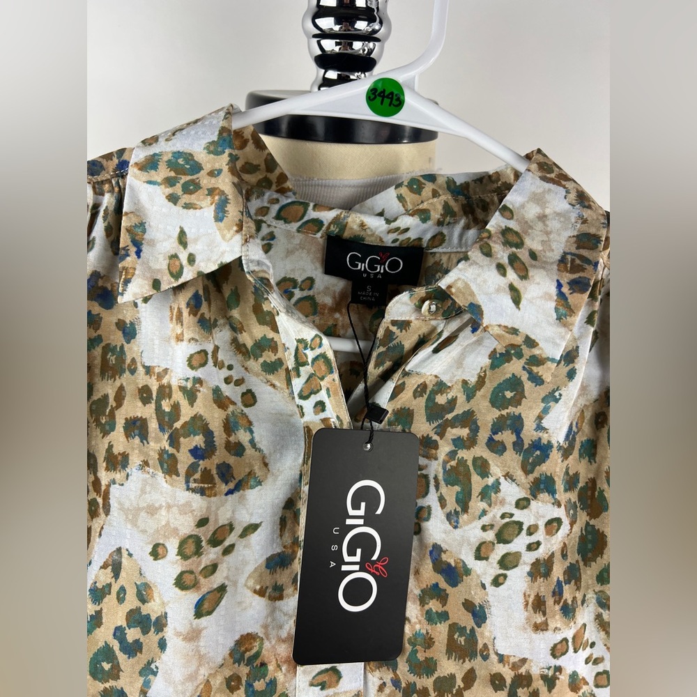 💚 3443. Button Front Puff Sleeve Blouse - Picture 6 of 8